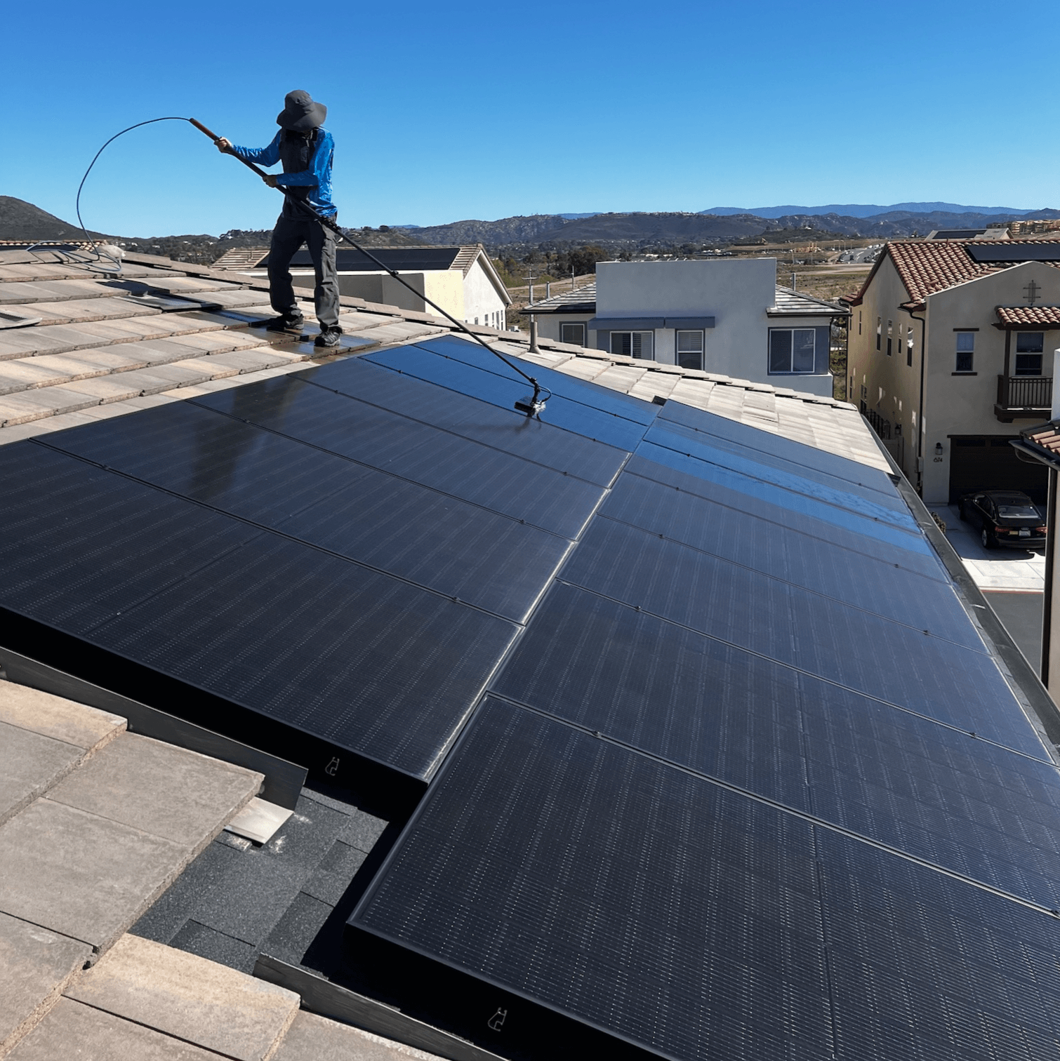 Professional solar panel cleaning service